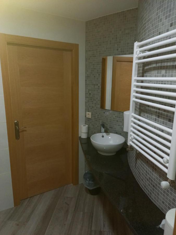 Hostal Y Albergue Carpinteiras Rodeiro Exterior photo